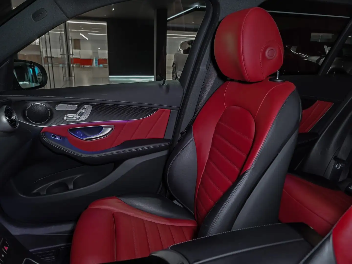 2022 Mercedez-Benz GLC — photo 2