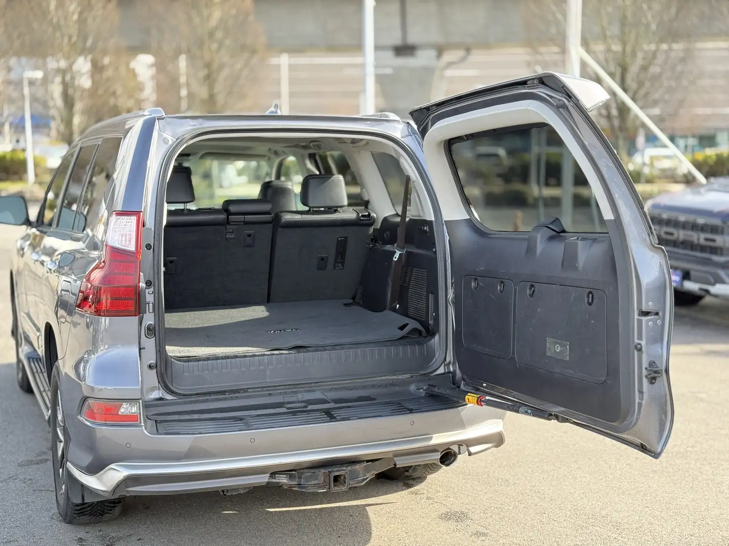 2018 Lexus GX — photo 2