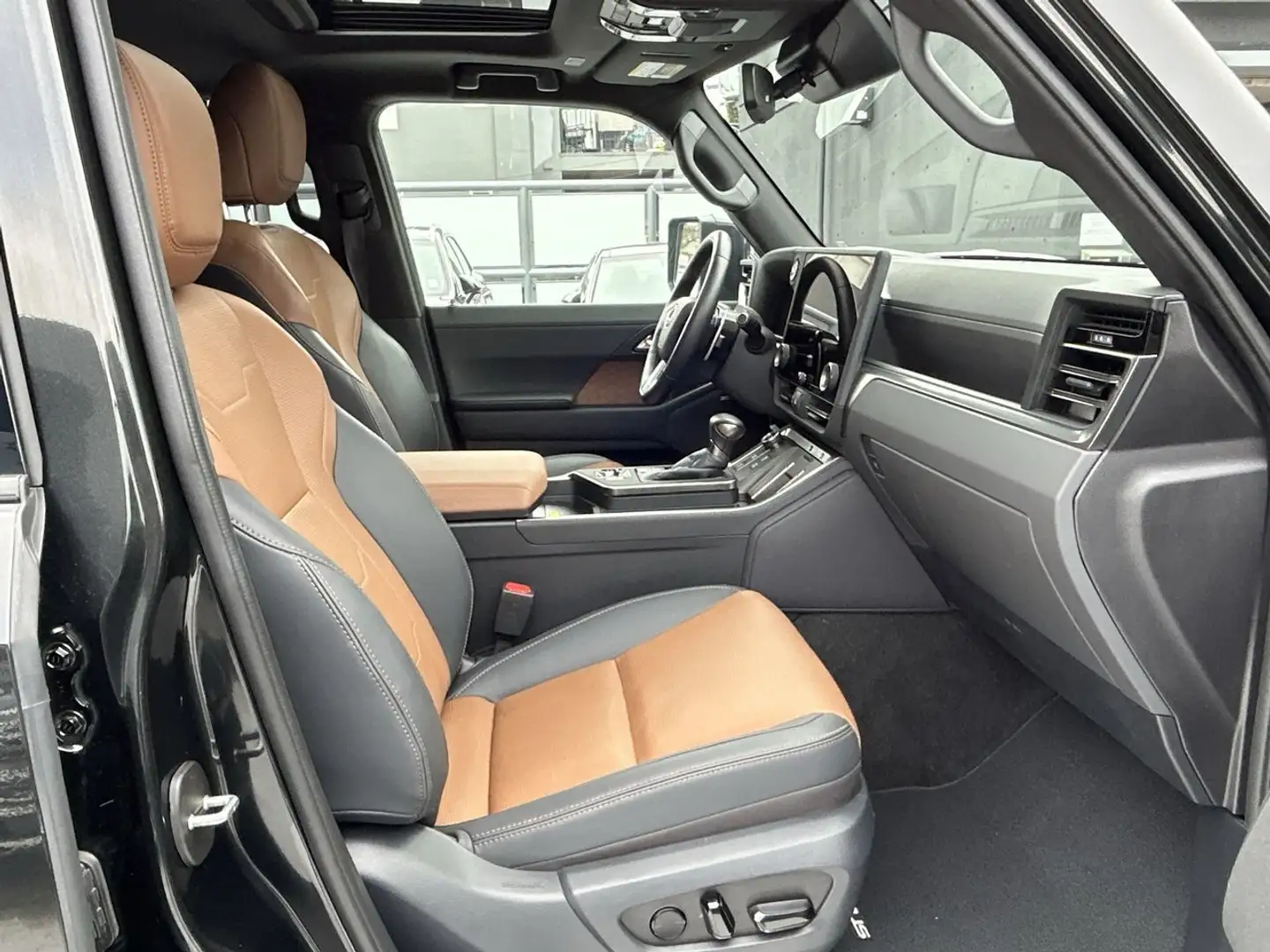 2025 Lexus GX — photo 4